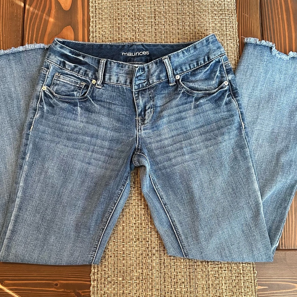 Maurice brand jeans. Gently worn size 7/8 short.